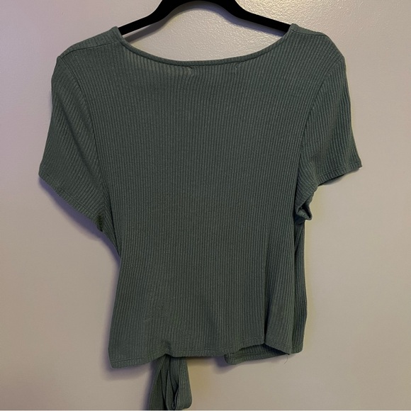 Cross Tie Top - Picture 4 of 5